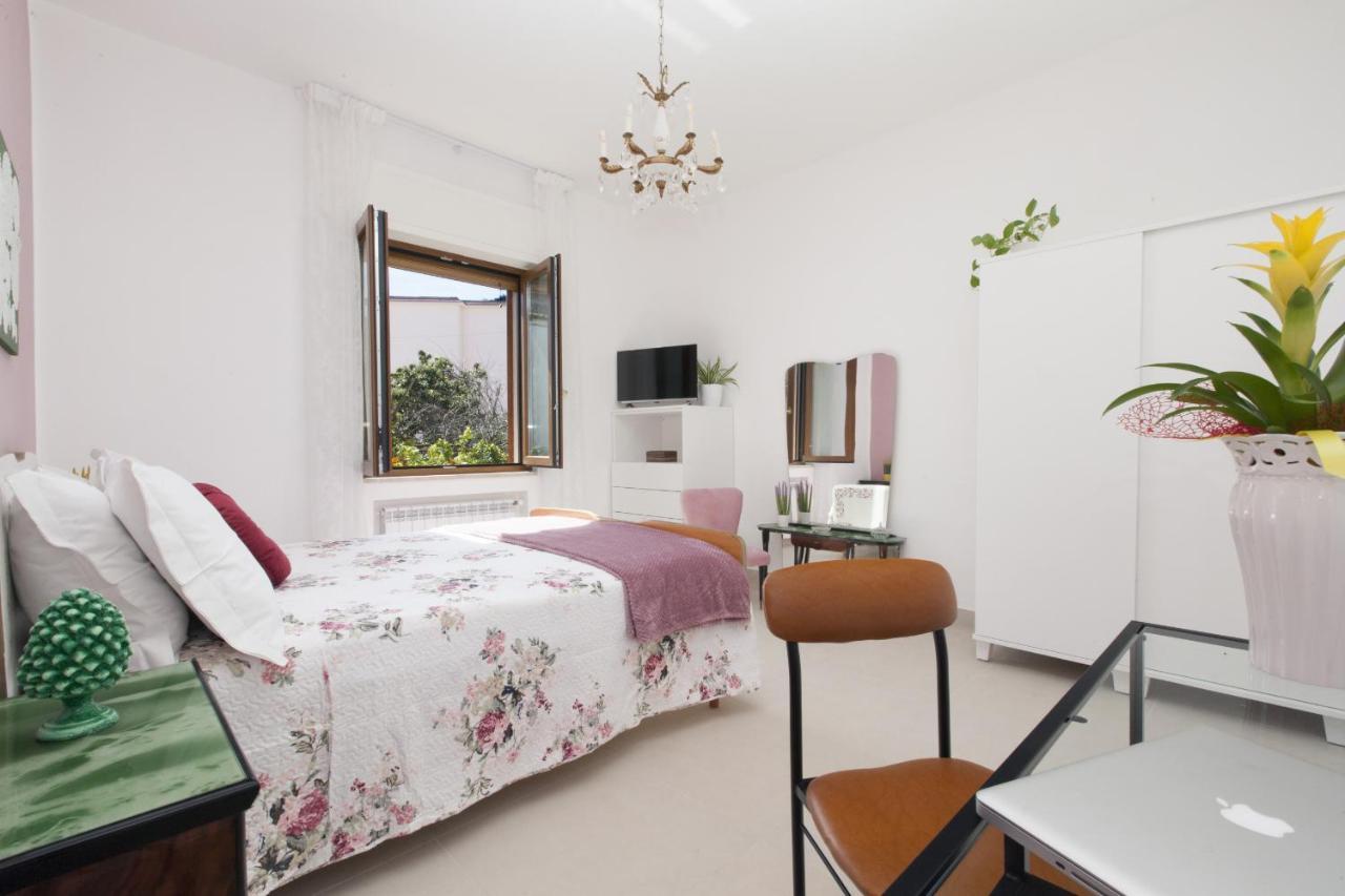 Estate4Home - Casa Luigino Сант'Аньєлло Екстер'єр фото