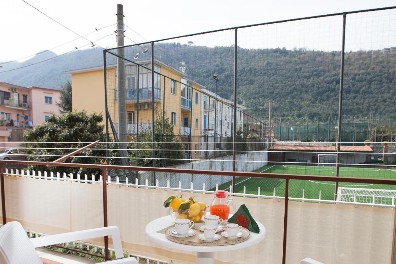 Estate4Home - Casa Luigino Сант'Аньєлло Екстер'єр фото