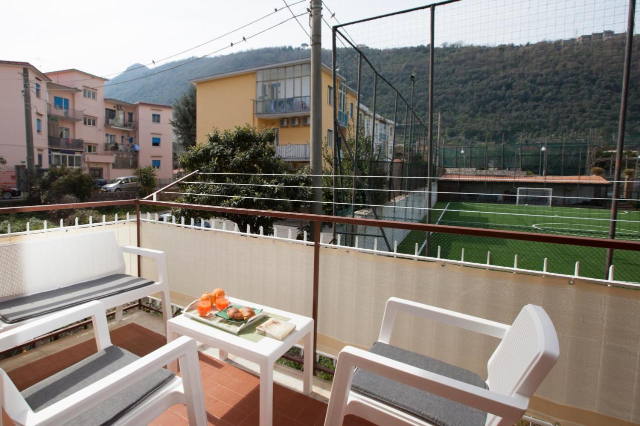 Estate4Home - Casa Luigino Сант'Аньєлло Екстер'єр фото
